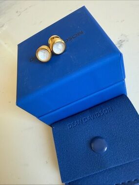 Dean Davidson Signature Midi Knockout Studs Color Gold Iridescent Pearl